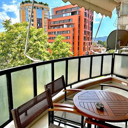 Central Inn Home Tiranë Ngoại thất bức ảnh
