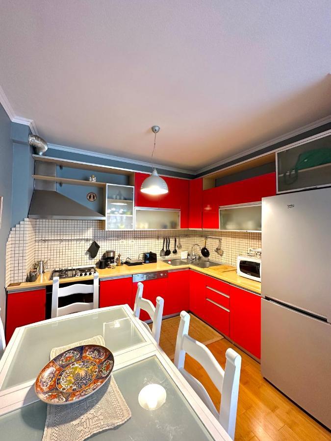Central Inn Home Tiranë Ngoại thất bức ảnh