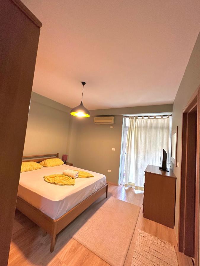 Central Inn Home Tiranë Ngoại thất bức ảnh