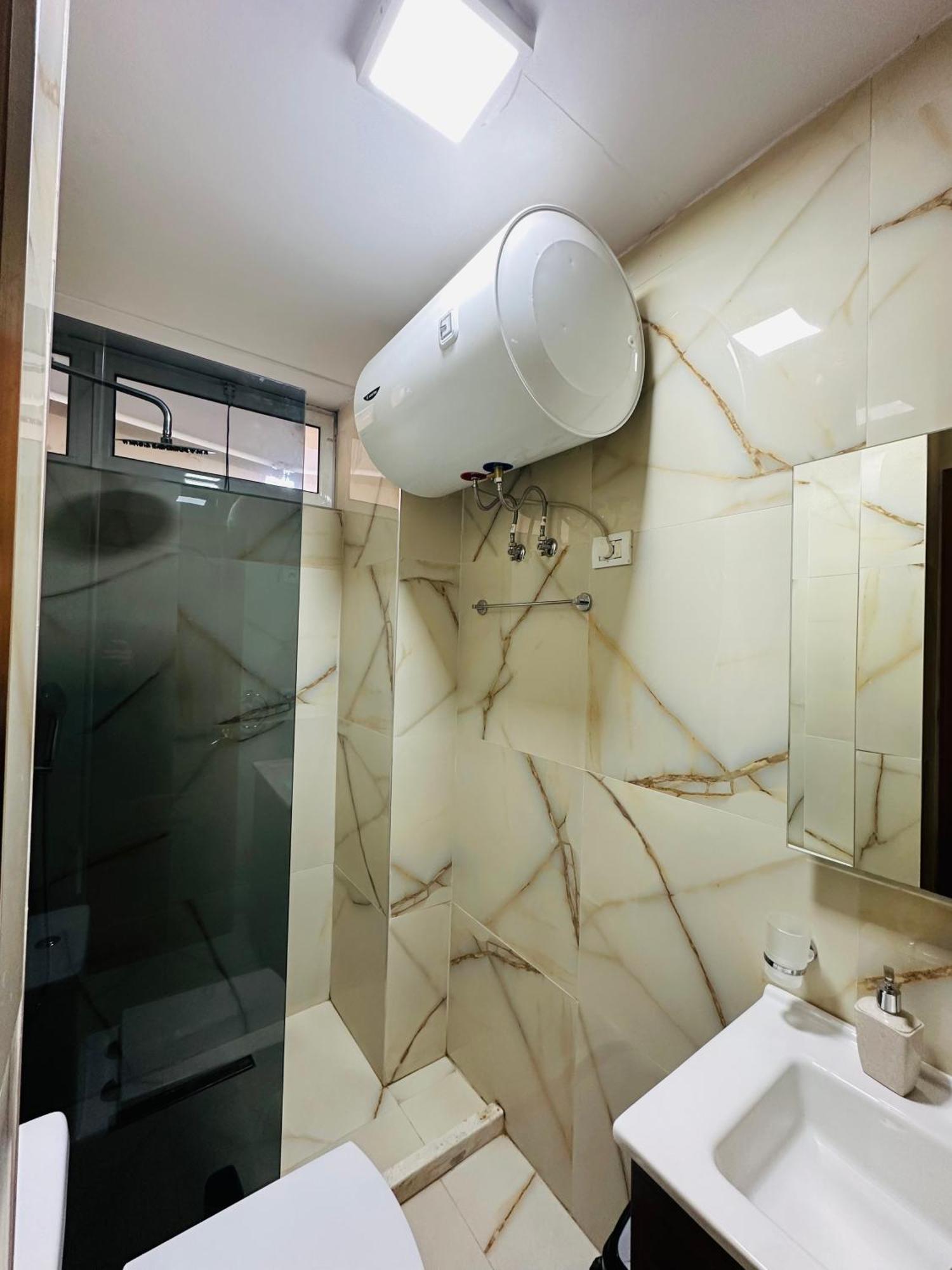 Central Inn Home Tiranë Ngoại thất bức ảnh